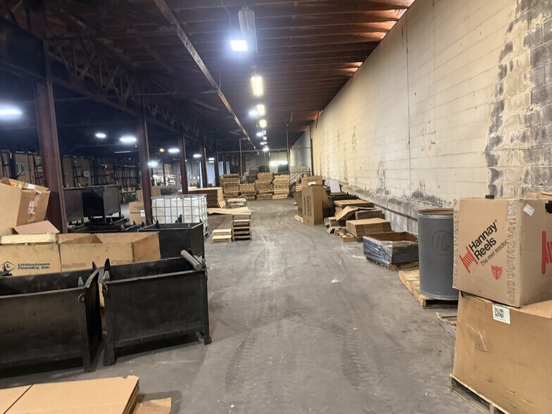 More Photos Of 105 Woodward Hill Rd, Edwardsville Warehouse For Lease
