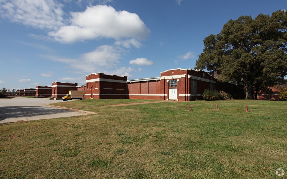 More Photos Of 2110 Chicopee Mill Rd, Gainesville Warehouse For Lease