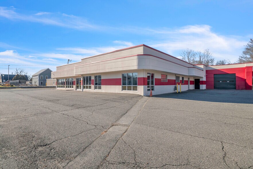 More Photos Of 253 Greenfield Rd, South Deerfield Auto Dealership For Sale