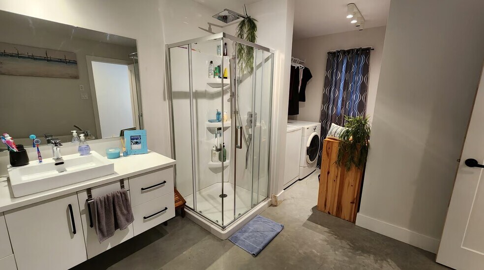 More Photos Of 715 Rue De La Bruère, Sherbrooke Apartments For Sale