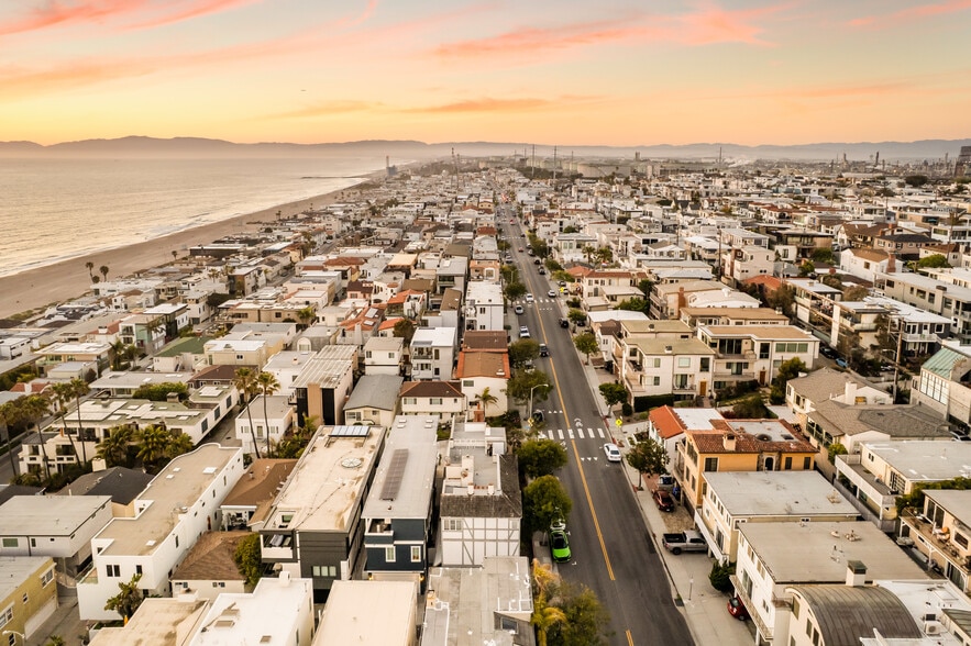 More Photos Of 232 29th St, Manhattan Beach Multifamily For Sale