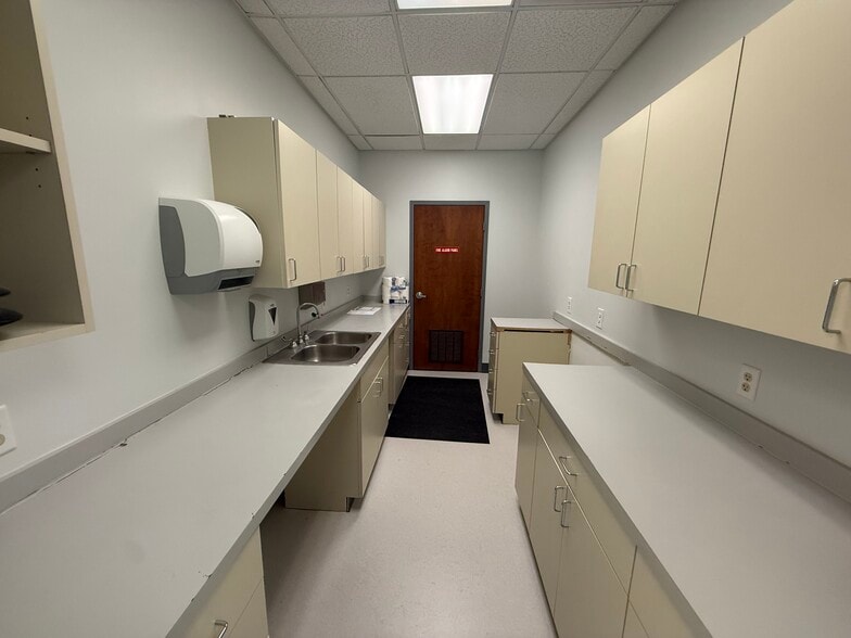 More Photos Of 4661 Sawmill Rd, Upper Arlington Medical For Lease