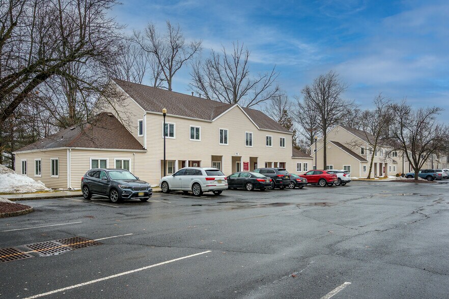 More Photos Of 11 Clyde Rd, Somerset Office For Sale