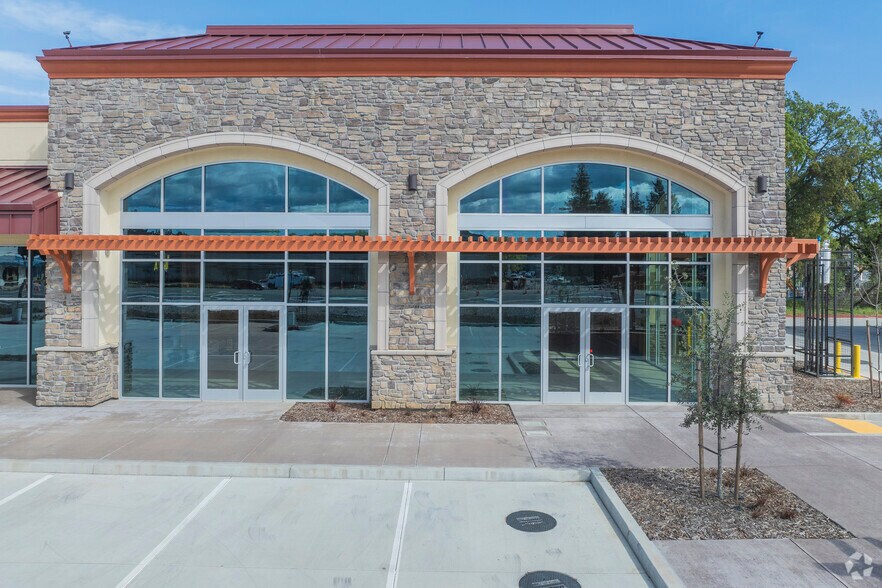 More Photos Of 611 Leisure Town Rd, Vacaville Restaurant For Lease