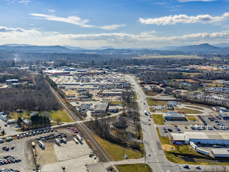 More Photos Of 5030 Hendersonville Rd, Fletcher Office For Lease