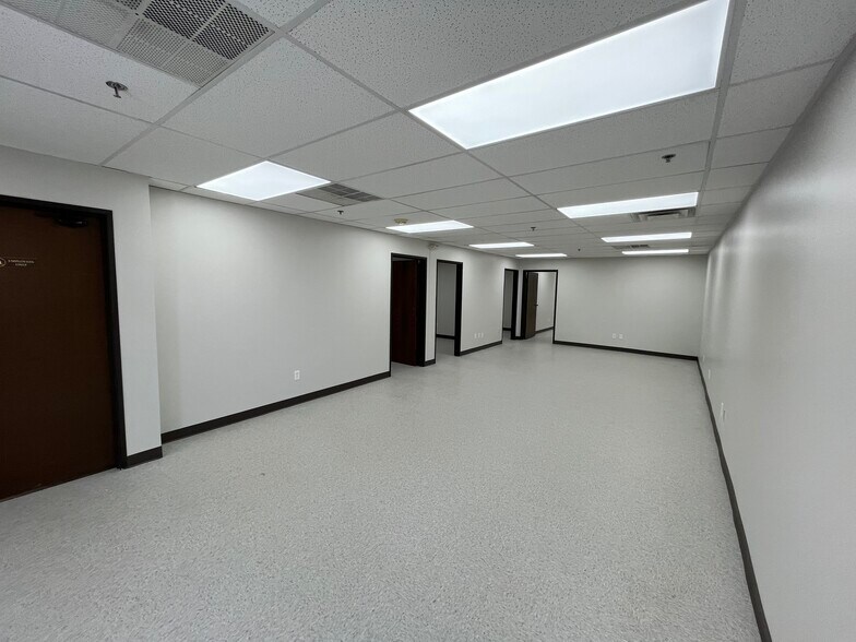 More Photos Of 5400 SW 33rd St, Oklahoma City Warehouse For Lease