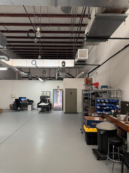 More Photos Of 7182-7208 E 21st St, Sarasota Light Manufacturing For Sale