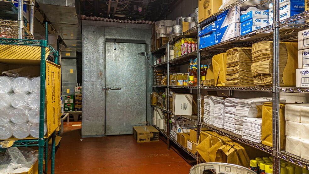 More Photos Of 420 N Country Rd, Saint James Restaurant For Sale