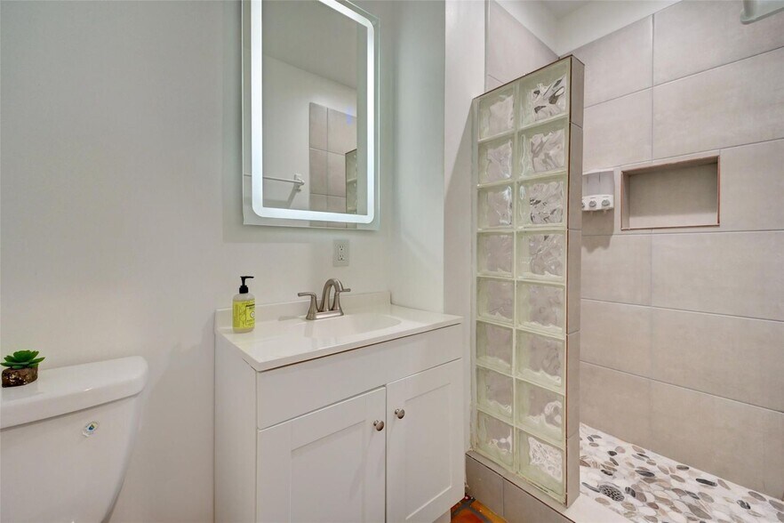 More Photos Of 1944 NE 5th St, Deerfield Beach Apartments For Sale