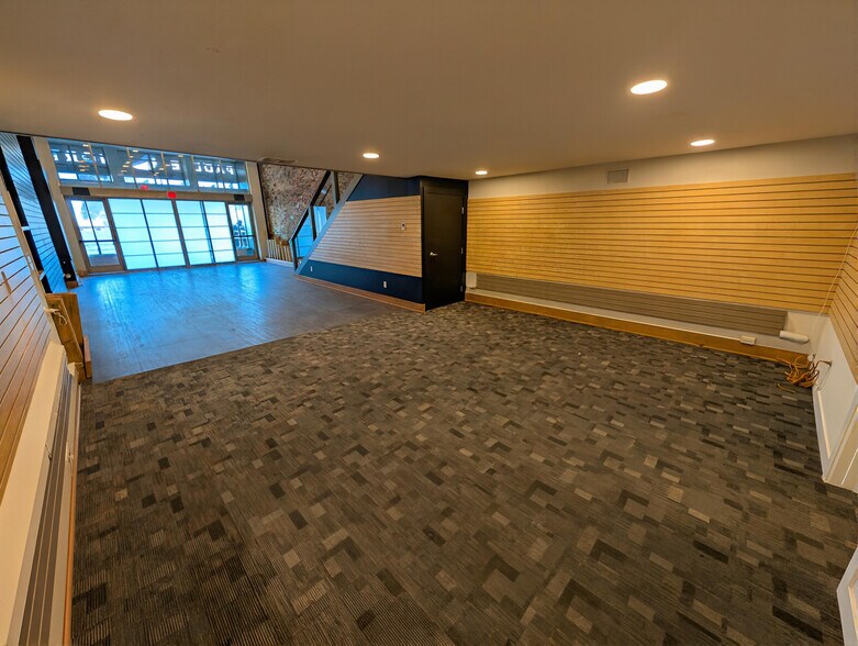 More Photos Of 3 W Superior St, Duluth Storefront Retail Office For Lease