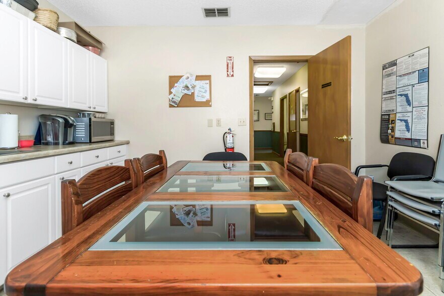 More Photos Of 701 N Hercules Ave, Clearwater Medical For Sale