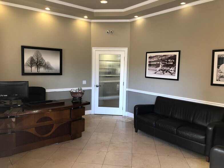 More Photos Of 1825 Main St, Weston Office For Lease