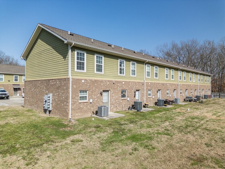 More Photos Of 156 Silver St, Tullahoma Apartments For Sale