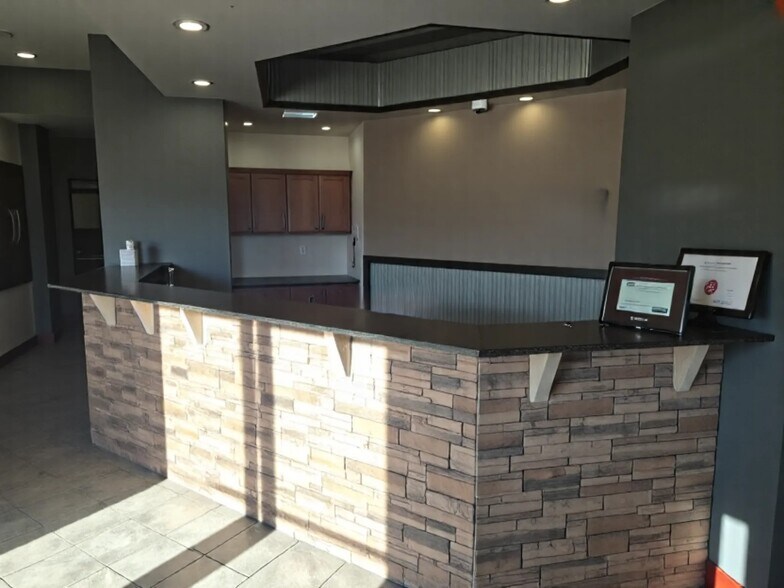 More Photos Of 1208 Eagleridge Blvd, Pueblo Healthcare For Lease
