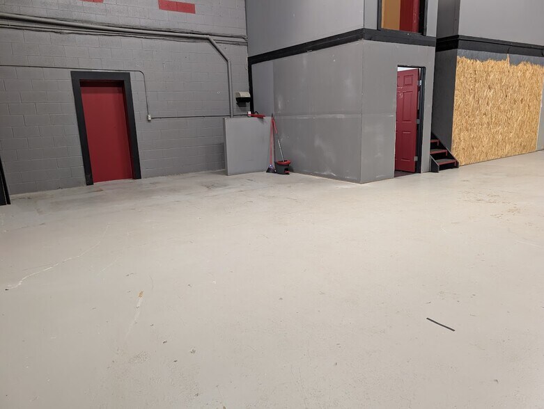 More Photos Of 235 MacKay Cres, Wood Buffalo Warehouse For Lease