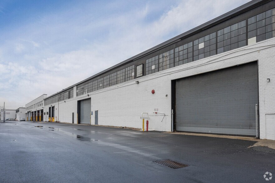 More Photos Of 18220 Liberty Ave, Jamaica Warehouse For Lease