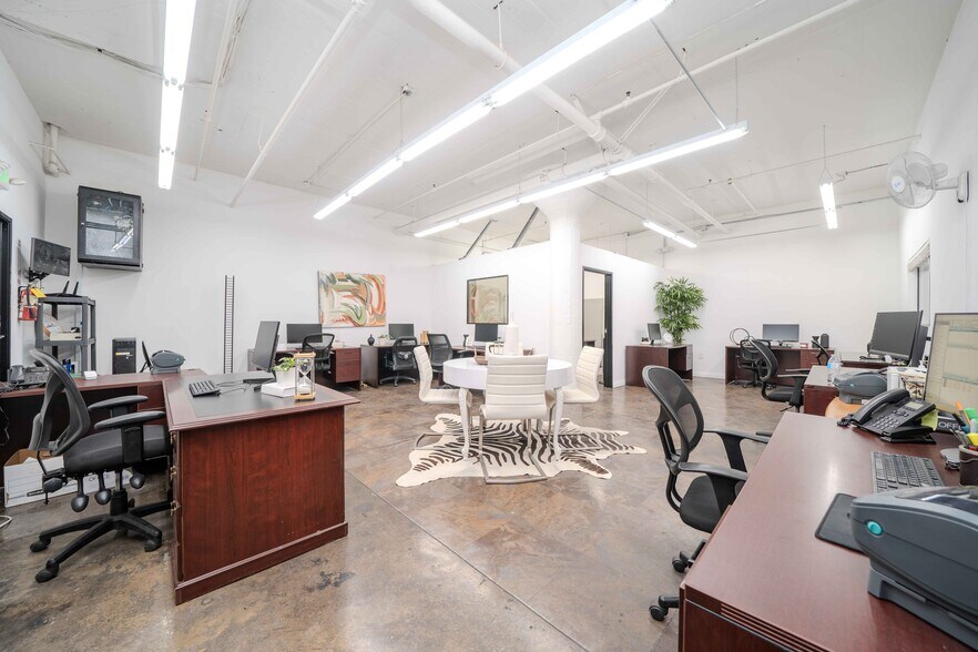 More Photos Of 4383 Fruitland Ave, Vernon Manufacturing For Sale
