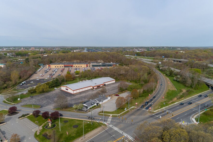 More Photos Of 33 Kings Hwy, Groton Restaurant For Sale