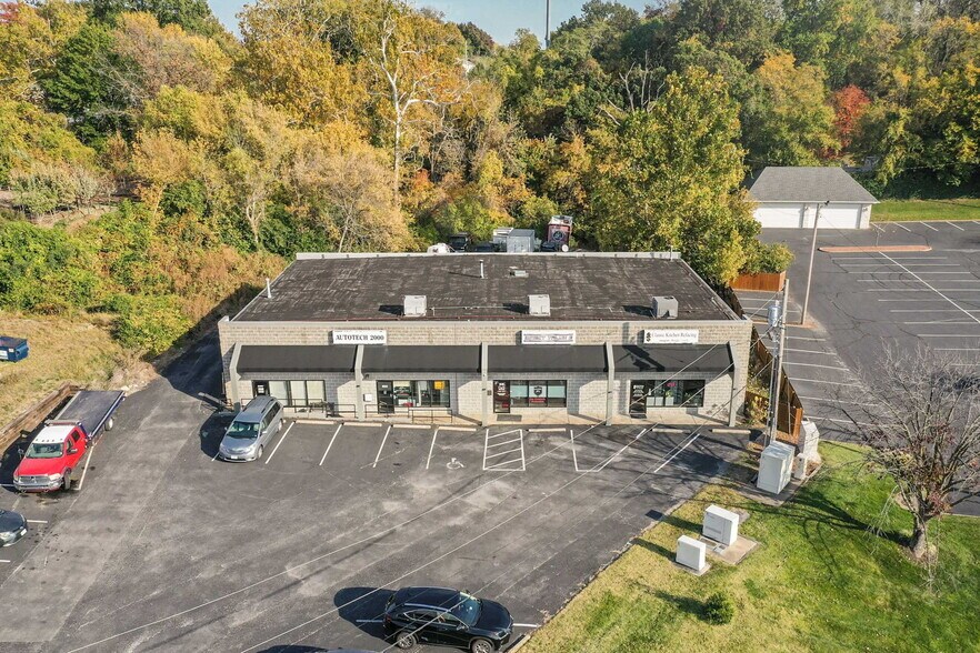 More Photos Of 3444 N Lindbergh Blvd, Saint Ann General Retail For Sale