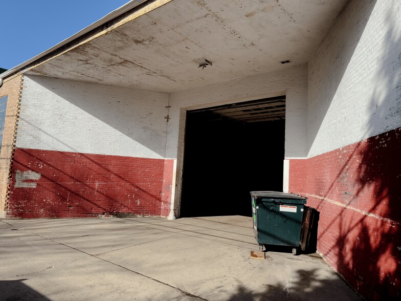 More Photos Of 7829-7839 W Grand Ave, Elmwood Park Warehouse For Sale