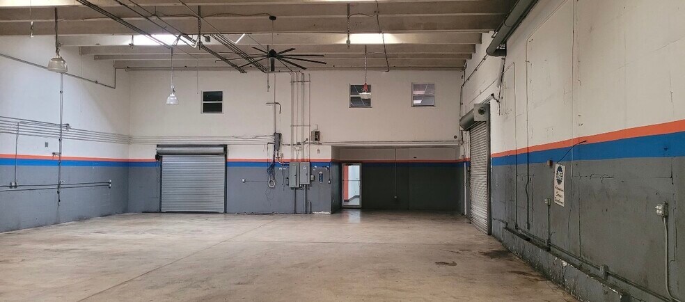 More Photos Of 10401-10409 Quail Roost Dr, Miami Service For Lease