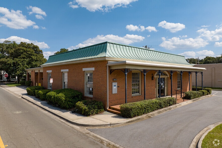 Primary Photo Of 2505 Abercorn St, Savannah Bank For Lease