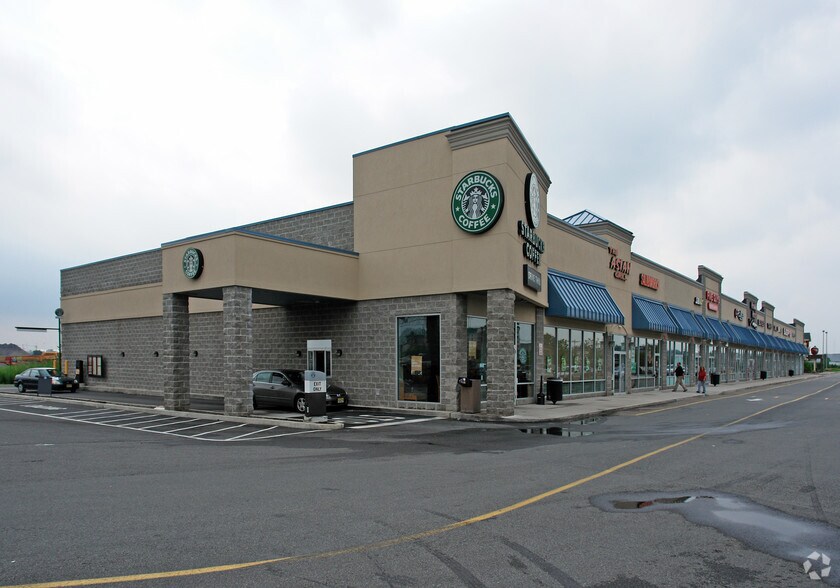 More Photos Of 84 Rt 17, East Rutherford General Retail For Lease