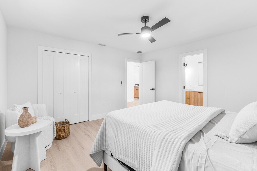 More Photos Of 2616 Lakeview Dr, Naples Apartments For Sale