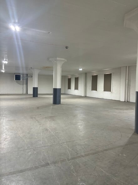More Photos Of 318 Cherry Ave NE, Canton Warehouse For Sale