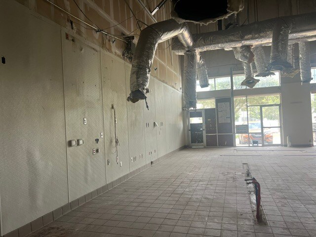 More Photos Of 4835 Martin Luther King Blvd, Houston Fast Food For Lease