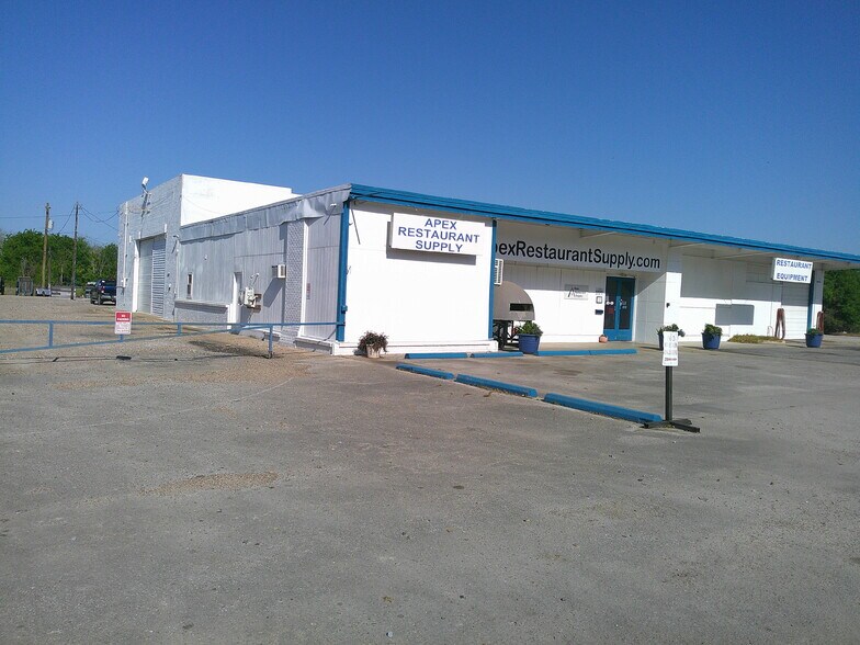 More Photos Of 1319 N Gordon St, Alvin Warehouse For Sale