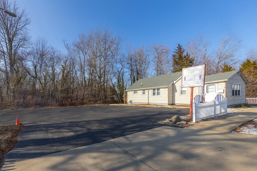 More Photos Of 2453 Delsea Dr, Franklinville Office For Sale