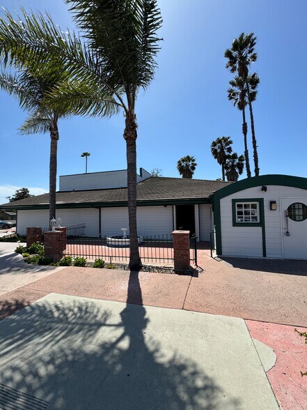 More Photos Of 13612 Newport Ave, Tustin Restaurant For Lease