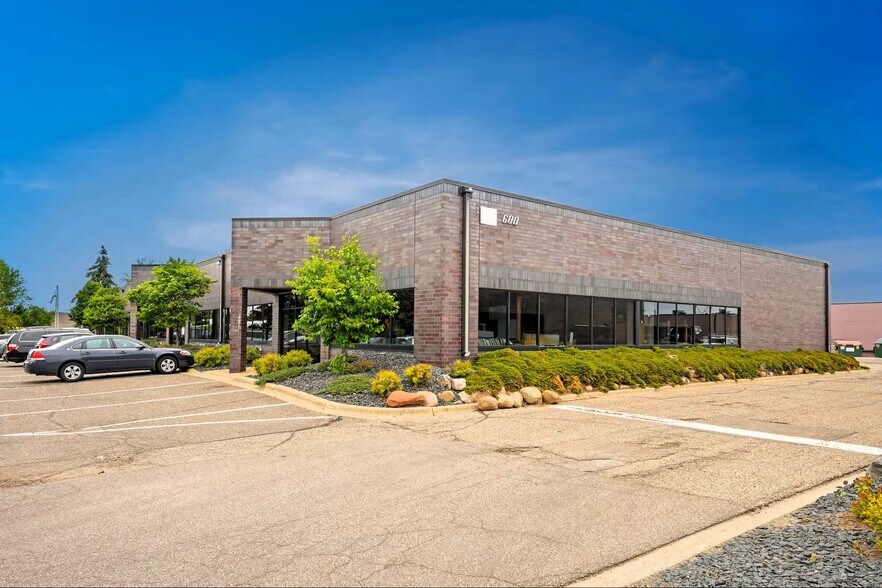 More Photos Of 550-600 County Road D W, New Brighton Light Distribution For Lease