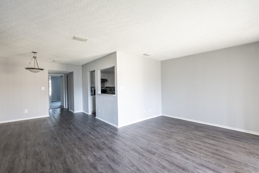 More Photos Of 5659 Del Prado Dr, Tampa Apartments For Sale