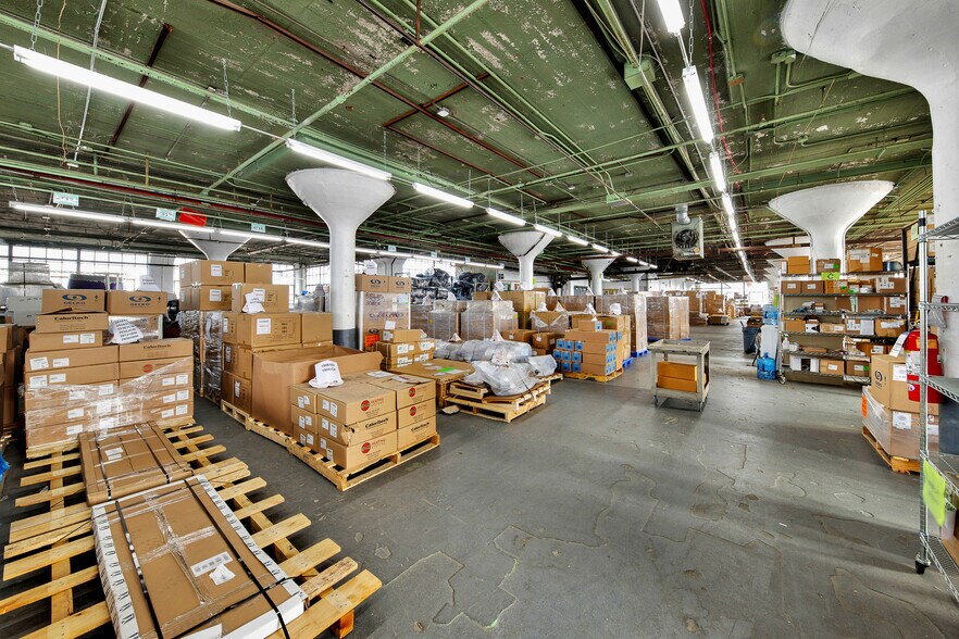 More Photos Of 4320 34th St, Long Island City Manufacturing For Sale