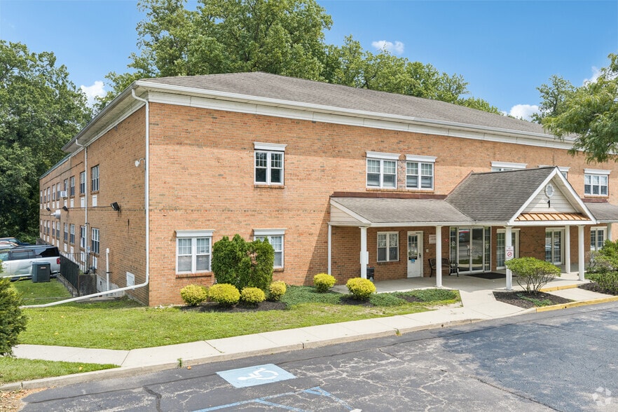 More Photos Of 190 N Evergreen Ave, Woodbury Office For Sale