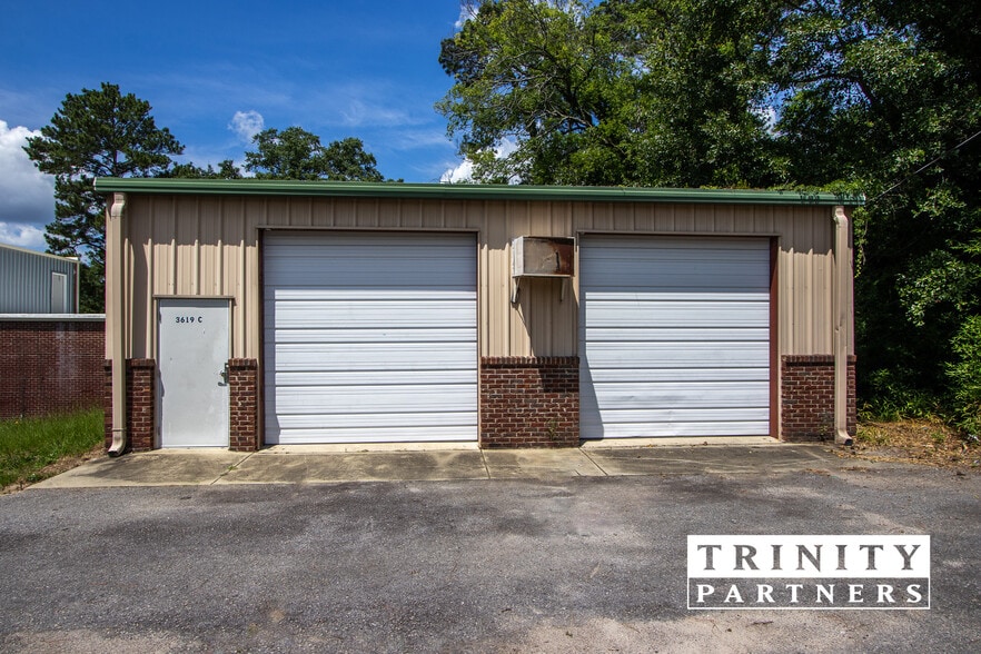 More Photos Of 3619 N Main St, Columbia Light Distribution For Sale