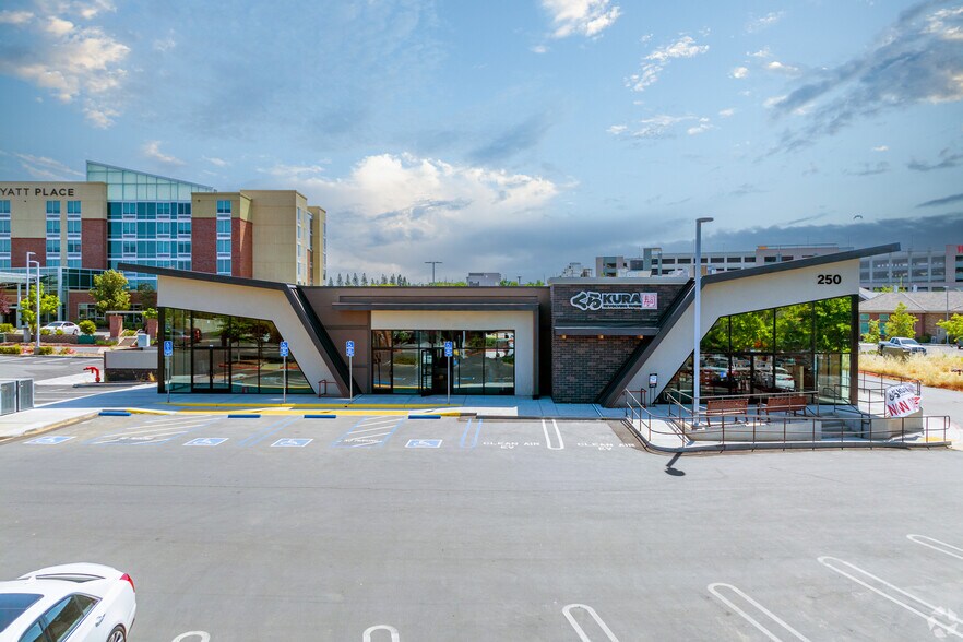 More Photos Of 250 Gibson Dr, Roseville Freestanding For Lease