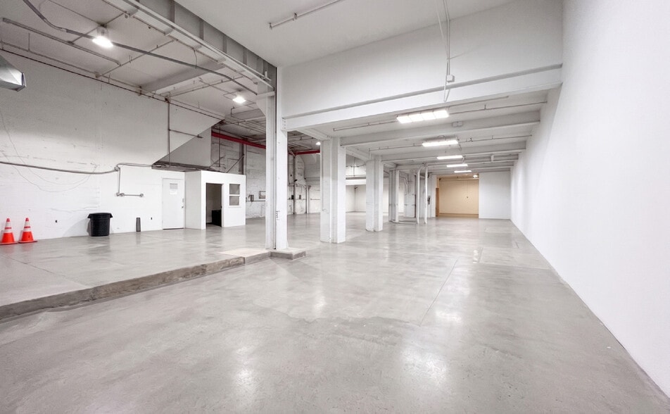 More Photos Of 228-248 46th St, Brooklyn Warehouse For Sale