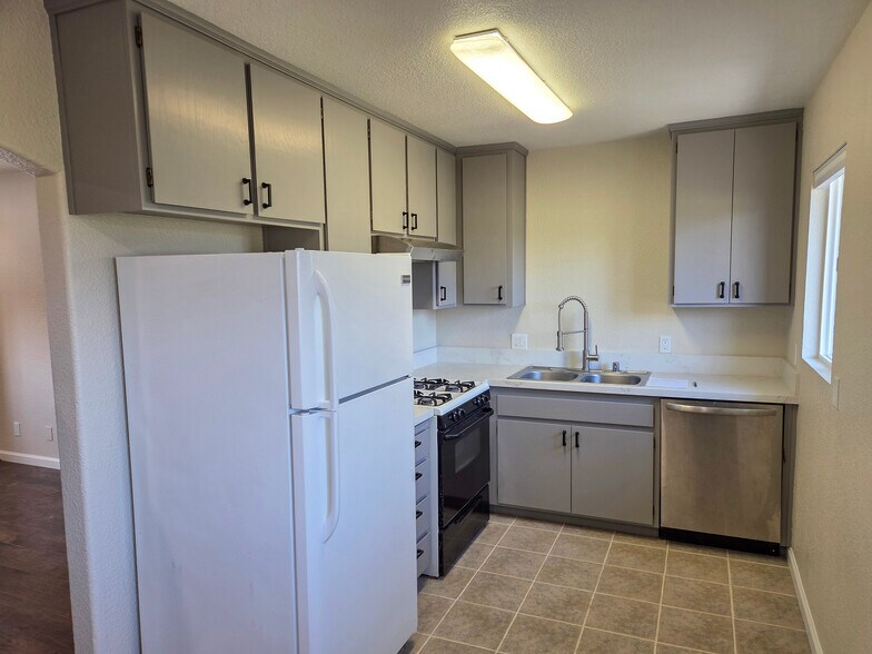 More Photos Of 4015 Hoen Ave, Santa Rosa Apartments For Sale
