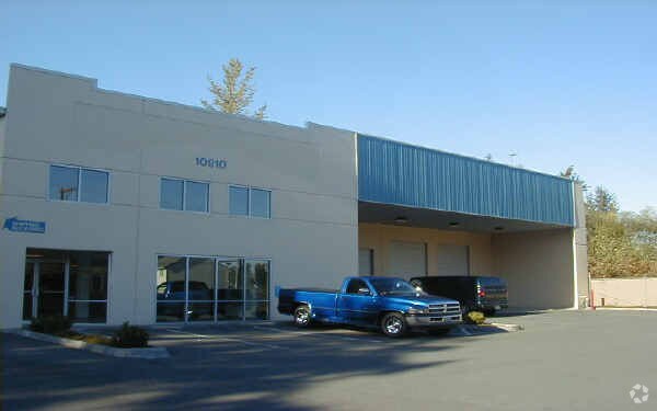 Primary Photo Of 10910 Holly Dr, Everett Warehouse For Lease