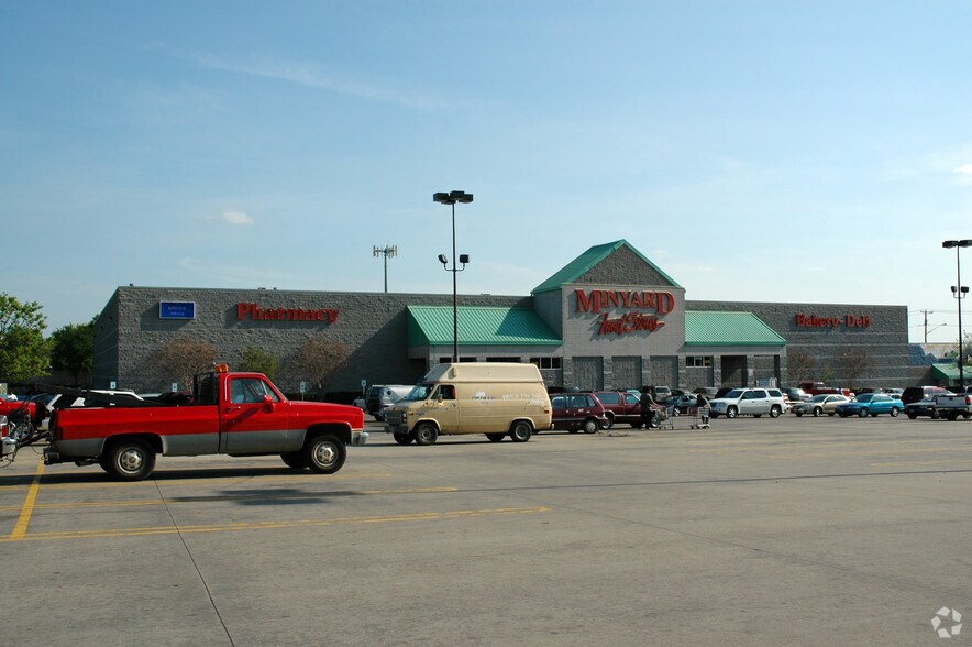 More Photos Of 2130 E Ledbetter Dr, Dallas General Retail For Lease