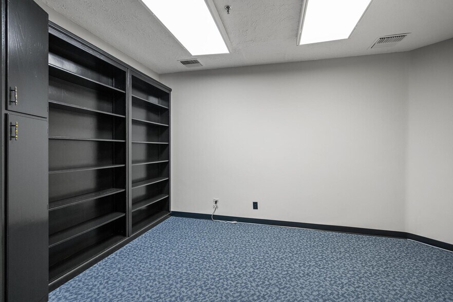 More Photos Of 817 Main St, Cincinnati Coworking Space