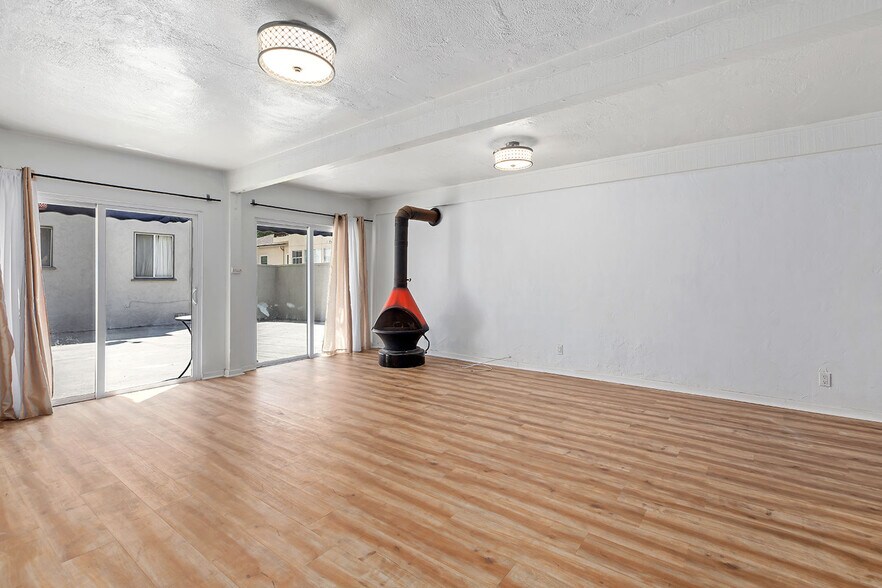 More Photos Of 2749 S Sepulveda Blvd, Los Angeles Multifamily For Sale