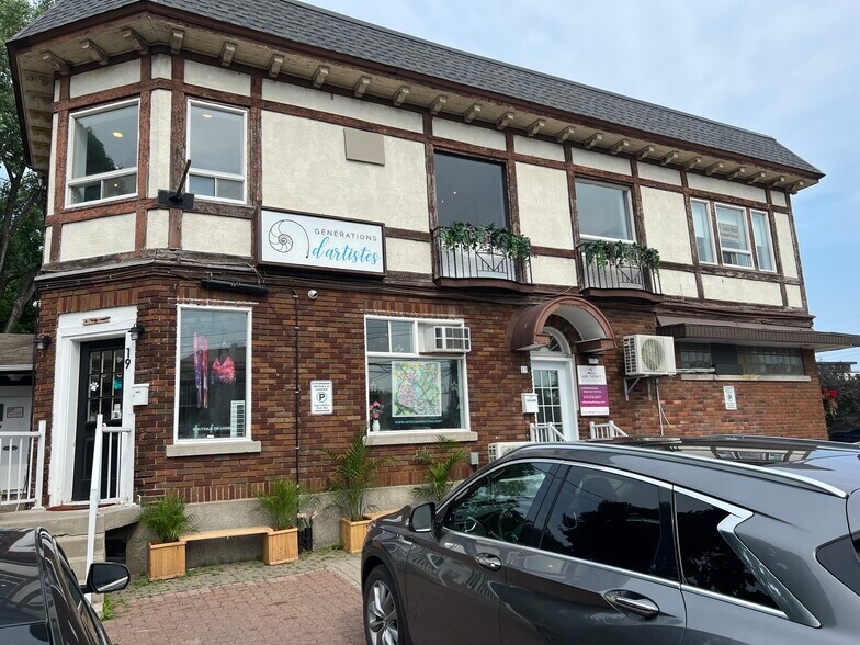 More Photos Of 17 Av De La Baie-De-Valois, Pointe-claire Loft Creative Space For Lease