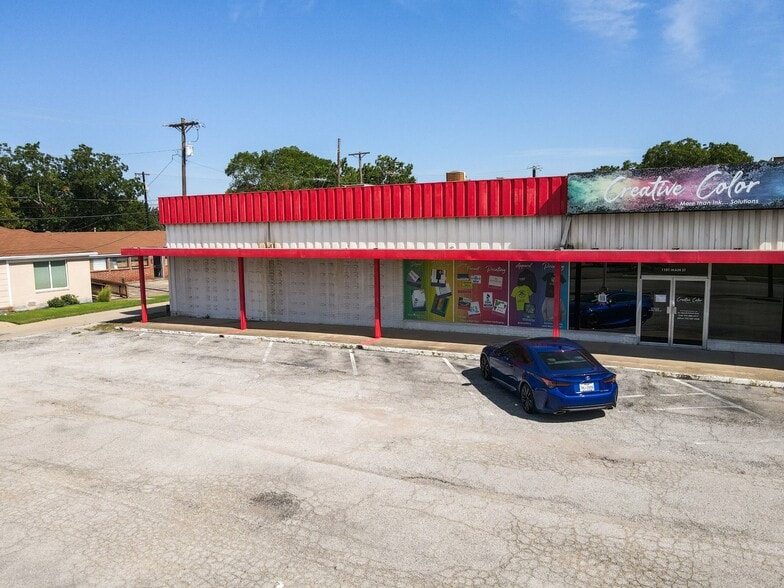 More Photos Of 1101 Main St, Garland Warehouse For Sale