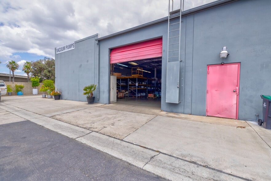 More Photos Of 1845 S Lewis St, Anaheim Manufacturing For Sale