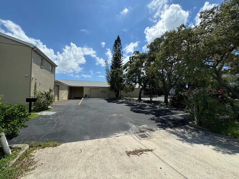More Photos Of 1904 44th Ave E, Bradenton Industrial For Lease