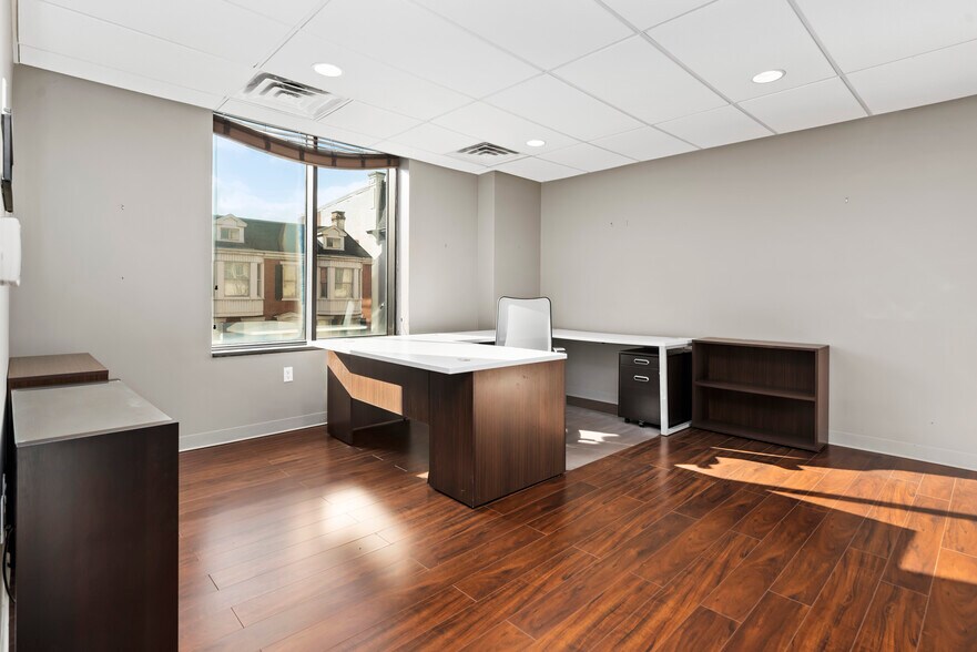 More Photos Of 403-405 N 2nd St, Harrisburg Office For Sale